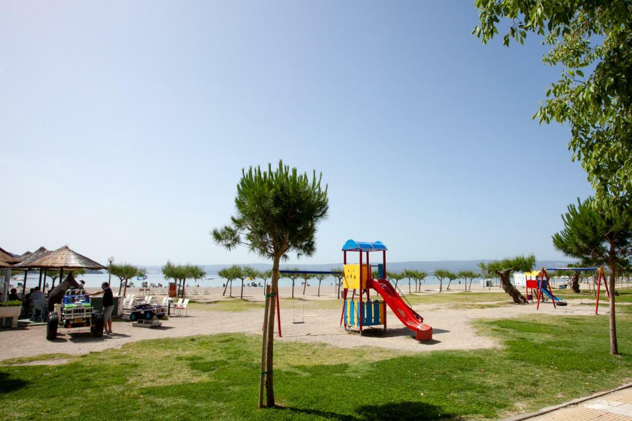Ap Punta Next To Sandy Beach, Apartment With Garden Omiš Exterior foto